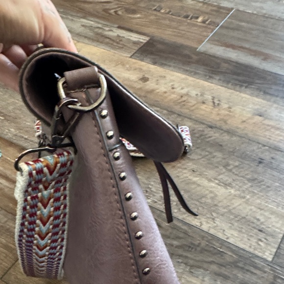 Sam & Hadley Elegant lavender Mauve Leather Shoulder Bag - Picture 4 of 7